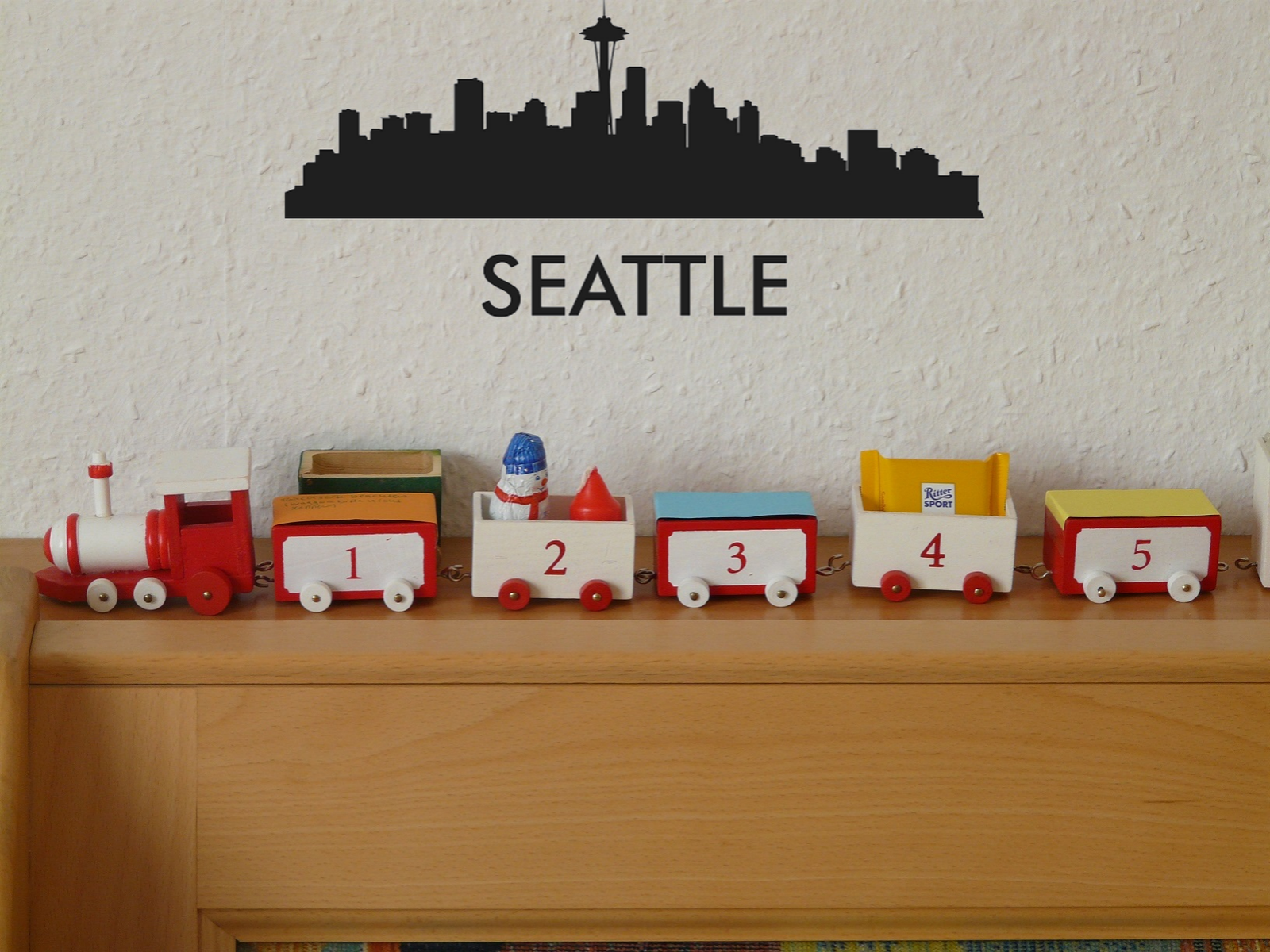 Cityscape Seattle with Text Vinyl Decal Removable Matte Finish Skyline Decore for Indoor Walls